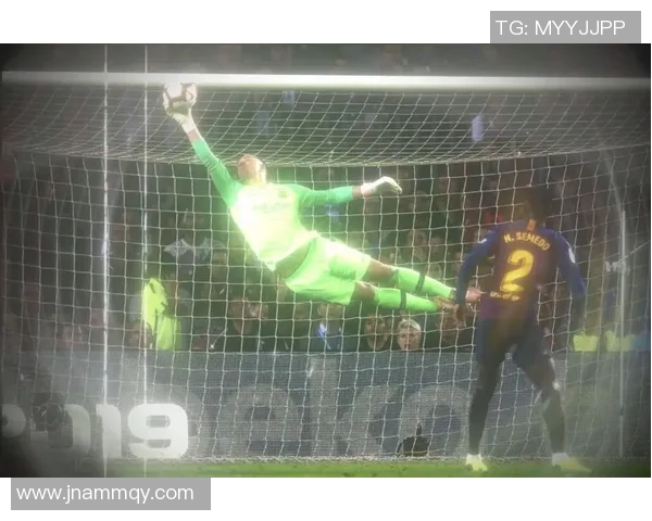 守护球门的勇士足球守门员的责任与荣耀解析 守护球门的勇士足球守门员的责任与荣耀解析