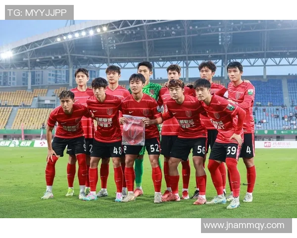 足球专门探讨如何提升青少年足球技能与战术意识的有效方法