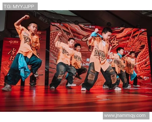 街舞新星周敏专访揭秘成功秘诀与未来发展方向 街舞新星周敏专访揭秘成功秘诀与未来发展方向